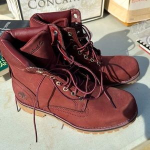 ⭐️Brand new! Never worn!⭐️ Maroon Timberland boots.